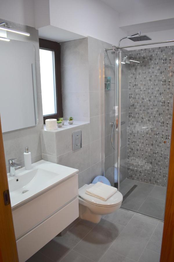 Cosy&Minimalistic Apartments - Haret Building Сіная Екстер'єр фото
