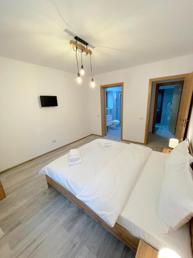 Cosy&Minimalistic Apartments - Haret Building Сіная Екстер'єр фото